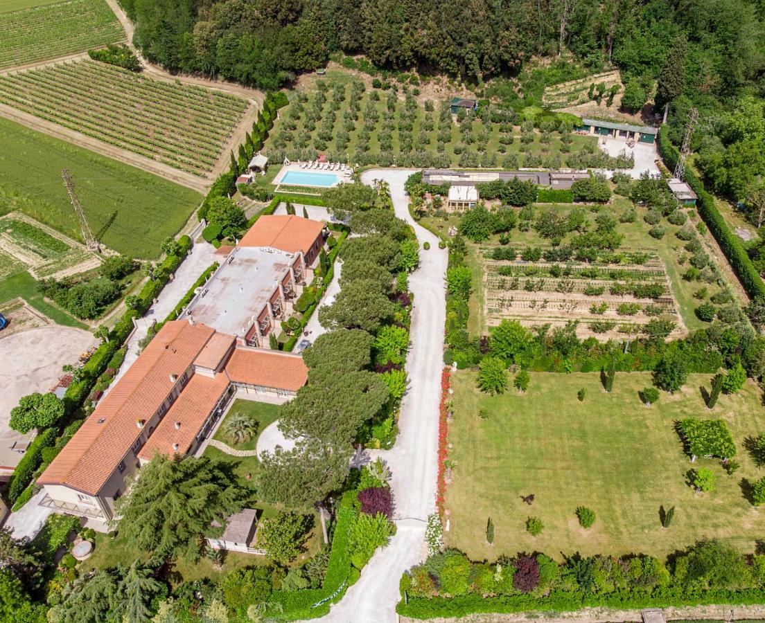 Cevoli Country Resort Lari Exterior photo